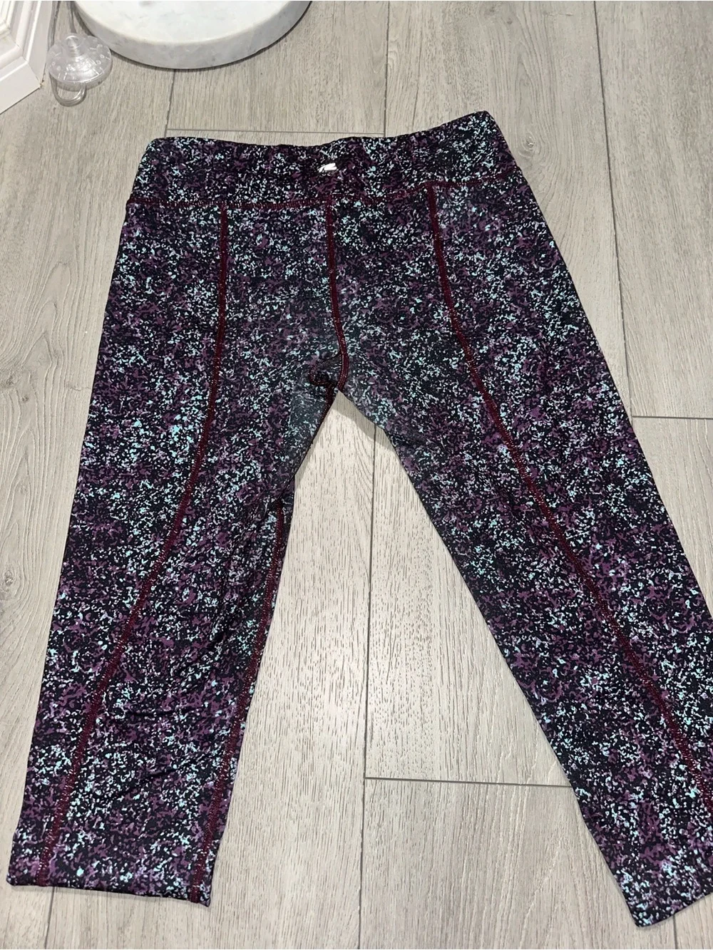 Roadrunner sports legging Purple Speckled Capris Leggings size medium - Picture 3 of 7